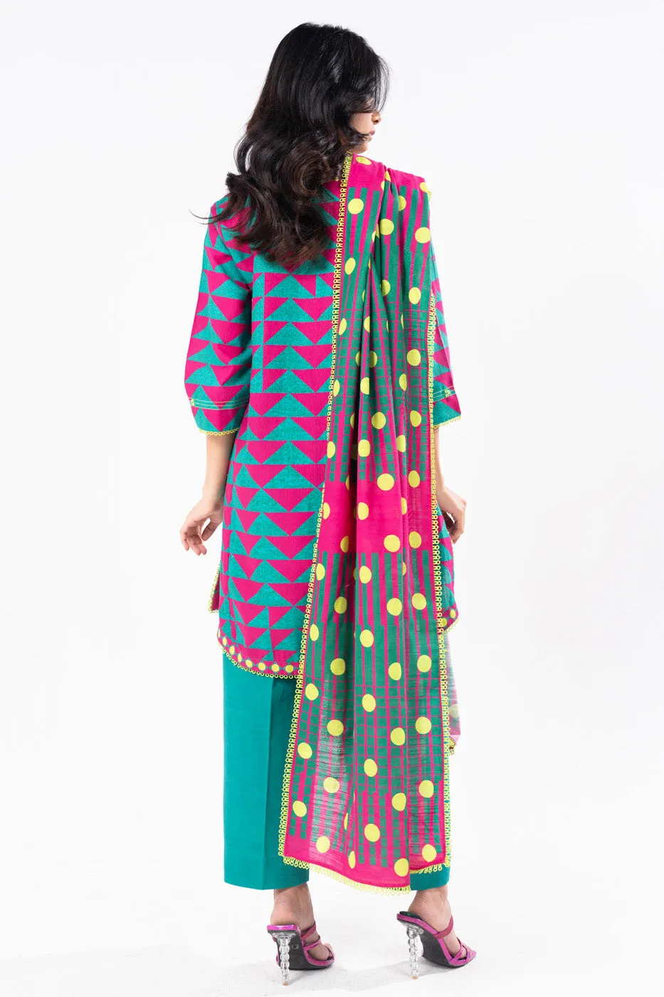 2 Pc Printed Khaddar Shirt With Khaddar Dupatta