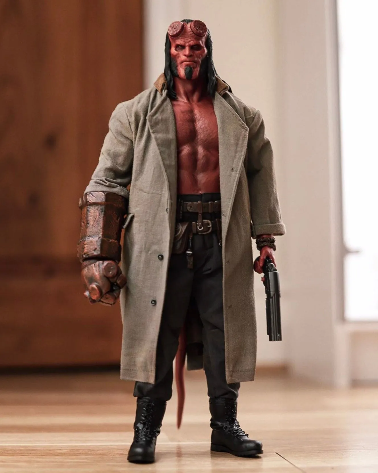 Hot Toys MMS527 Hellboy 1/6 Scale Collectible Figure