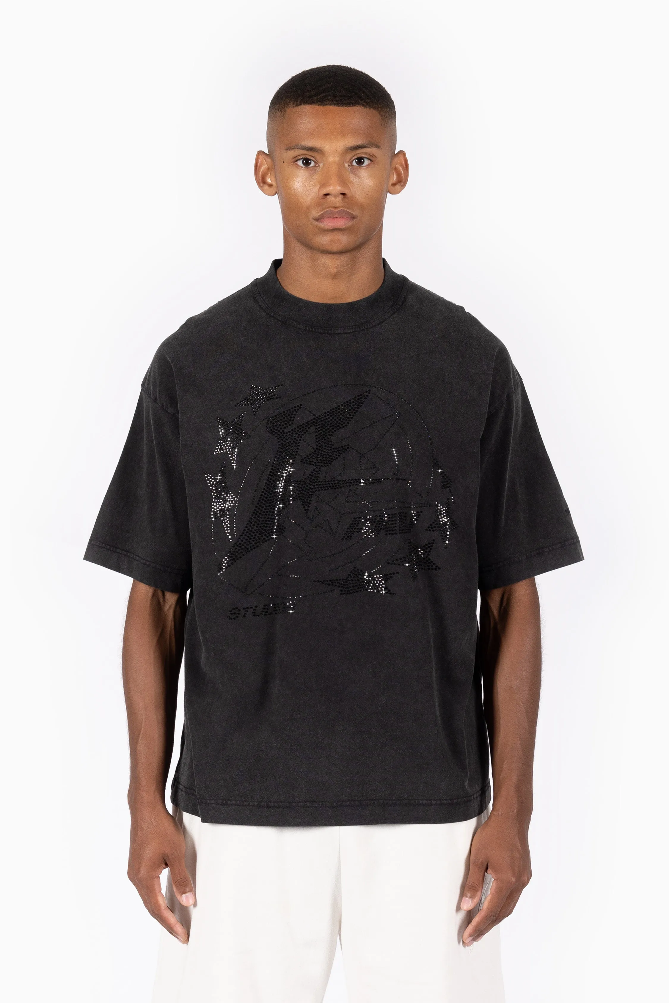 SURROUNDING BLACK WASHED T-SHIRT