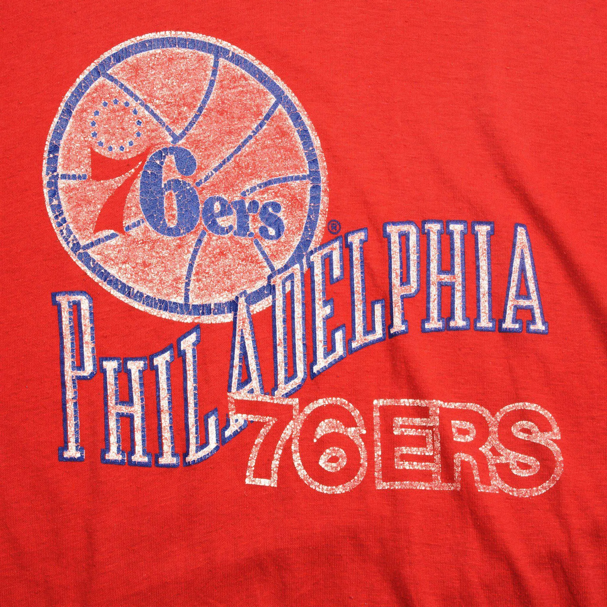 VINTAGE CHAMPION NBA PHILADELPHIA 76ERS TEE SHIRT EARLY 1980S MEDIUM MADE IN USA